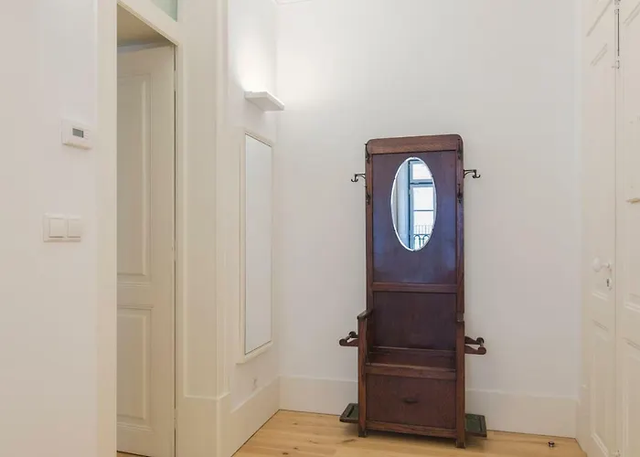 Charming 2 Bedroom In Baixa Chiado * Lissabon