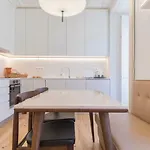 Charming 2 Bedroom In Baixa Chiado Διαμέρισμα *