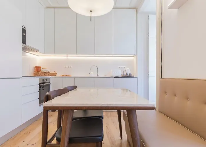 Charming 2 Bedroom In Baixa Chiado Apartman *