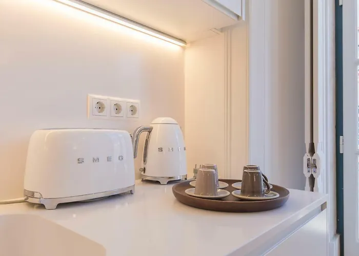 Charming 2 Bedroom In Baixa Chiado Apartman Lisboa