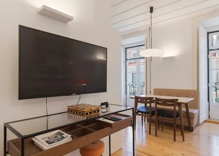 Charming 2 Bedroom In Baixa Chiado