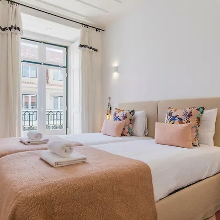 Charming 2 Bedroom In Baixa Chiado 아파트