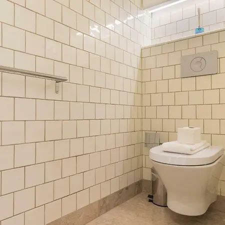 Charming 2 Bedroom In Baixa Chiado Appartamento Lisbona